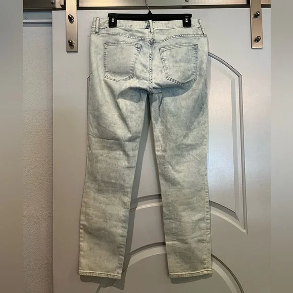Gap acid wash always skinny jeans. GUC! - Picture 2 of 3